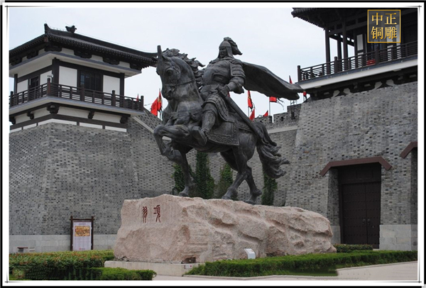 廣場古代人物雕塑.jpg 廣場古代人物雕塑.jpg