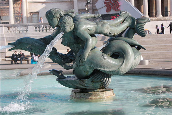 噴水廣場(chǎng)雕塑.jpg 噴水廣場(chǎng)雕塑.jpg