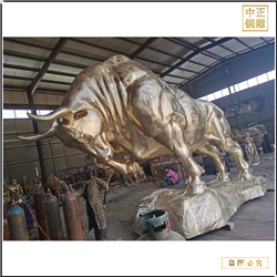 5米開(kāi)荒銅牛雕塑